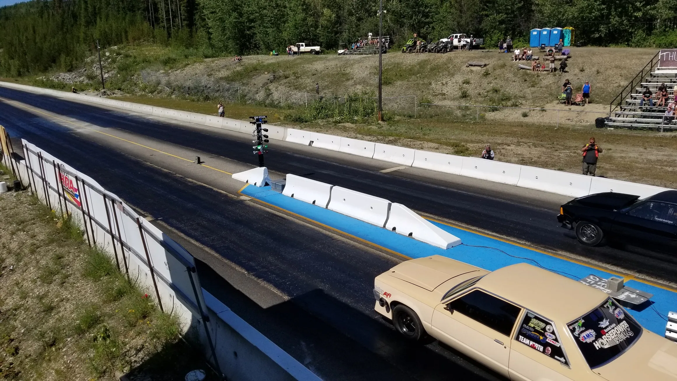 Thunder Mountain Raceway | Beige car heading down track